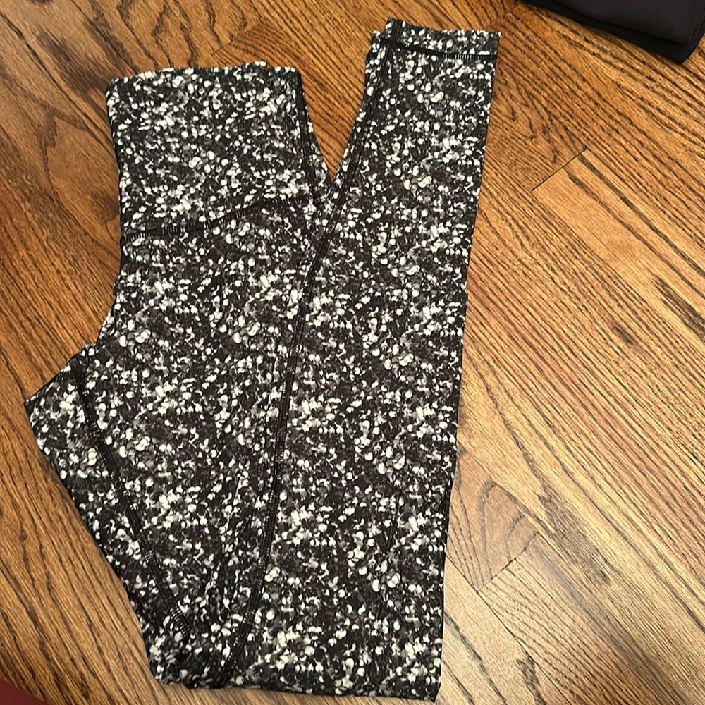 Lululemon sequin print yoga pants